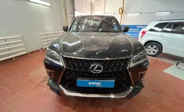 Lexus LX 2018 года за 43 000 000 тг. в Астана фото 2