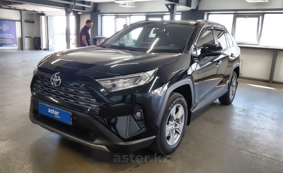 Toyota RAV4 2023 года за 15 000 000 тг. в Астана