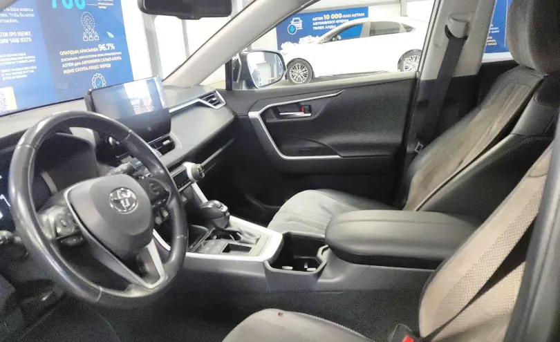 Toyota RAV4 2023 года за 15 000 000 тг. в Астана фото 5