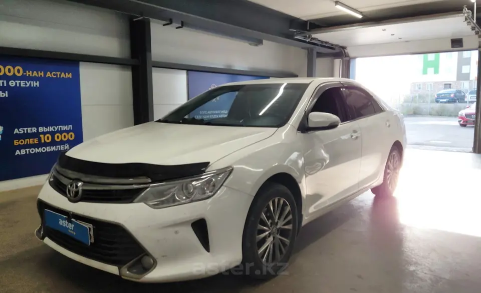 Toyota Camry 2015 года за 9 000 000 тг. в Астана