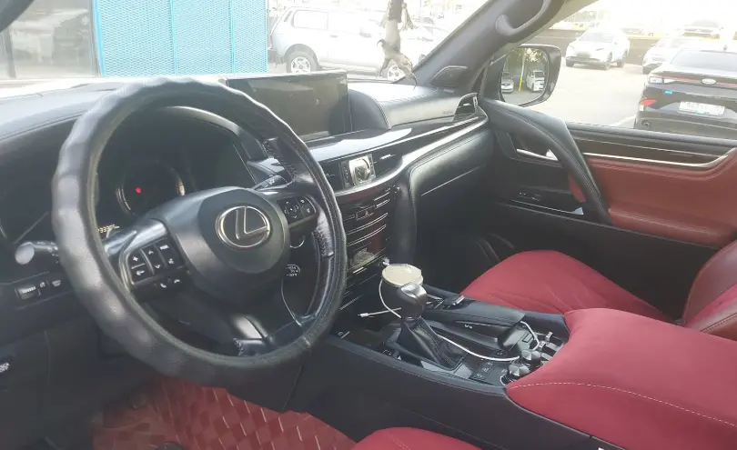 Lexus LX 2018 года за 35 000 000 тг. в Алматы фото 5