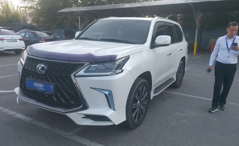 Lexus LX 2018 года за 35 000 000 тг. в Алматы