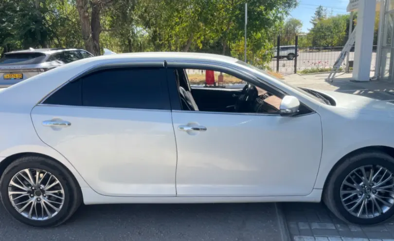 Toyota Camry 2016 года за 10 500 000 тг. в Актобе фото 4