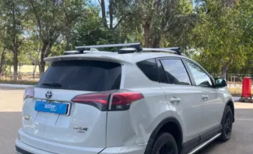 Toyota RAV4 2017 года за 10 800 000 тг. в Актобе