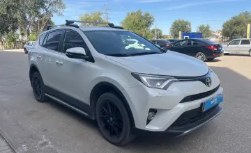 Toyota RAV4 2017 года за 10 800 000 тг. в Актобе фото 3