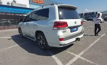 Toyota Land Cruiser 2021 года за 35 000 000 тг. в Алматы фото 4