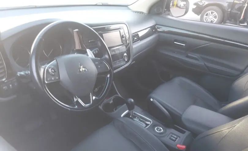Mitsubishi Outlander 2016 года за 8 500 000 тг. в Алматы фото 5