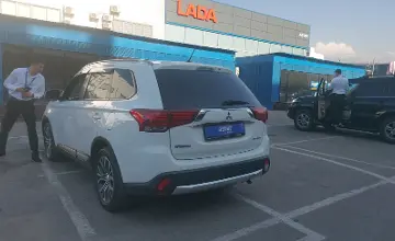 Mitsubishi Outlander 2016 года за 8 500 000 тг. в Алматы фото 4