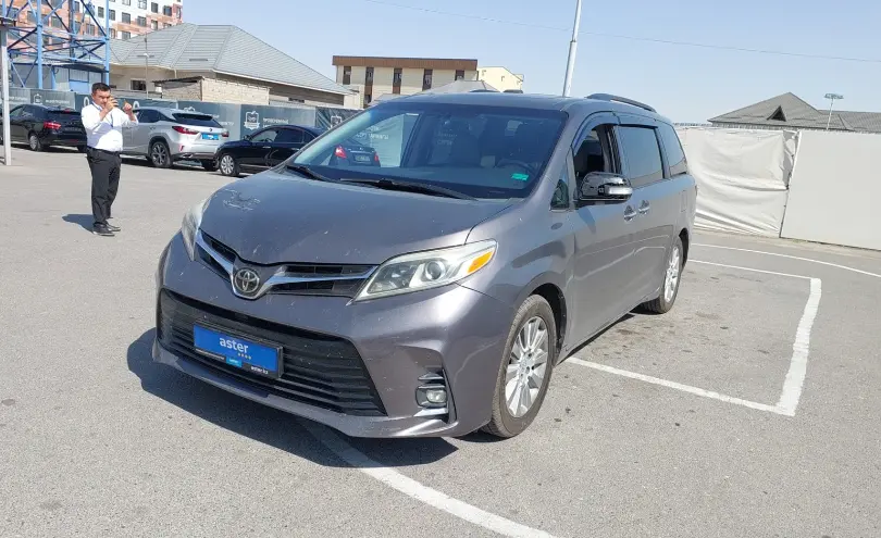 Toyota Sienna 2015 года за 13 700 000 тг. в Шымкент