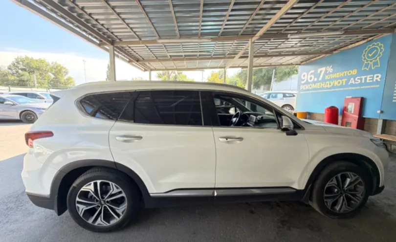 Hyundai Santa Fe 2020 года за 13 000 000 тг. в Алматы фото 4