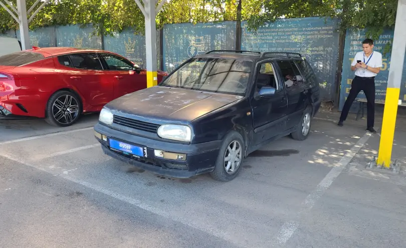 Volkswagen Golf 1993 года за 600 000 тг. в Алматы