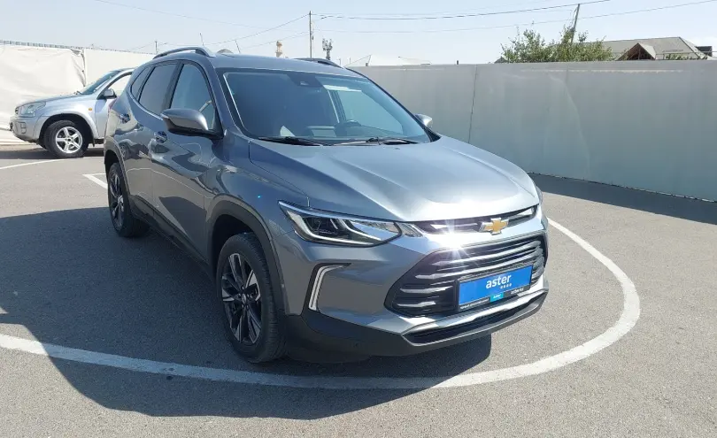Chevrolet Tracker 2022 года за 7 000 000 тг. в Шымкент фото 2