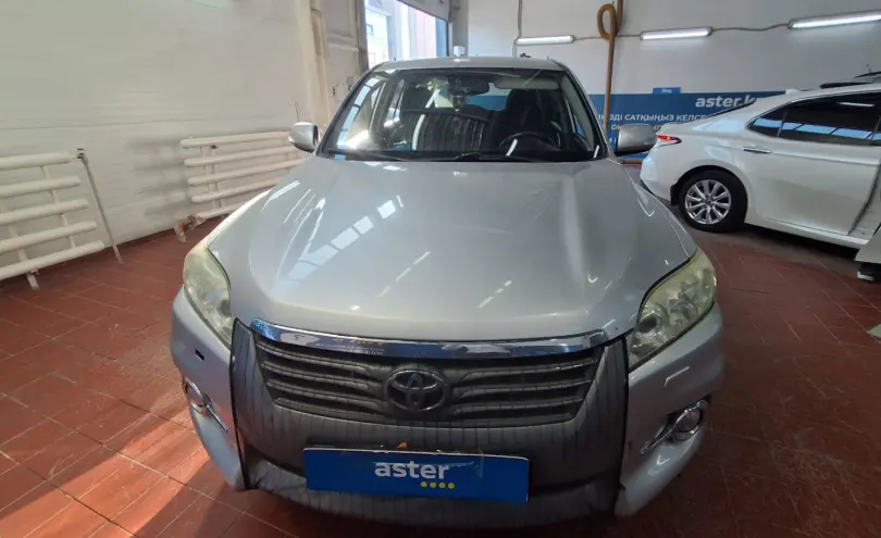Toyota RAV4 2011 года за 7 000 000 тг. в Астана фото 2