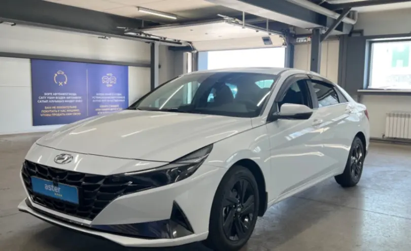 Hyundai Elantra 2023 года за 10 000 000 тг. в Астана