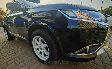 Mitsubishi Outlander 2015 года за 11 500 000 тг. в Алматы фото 2