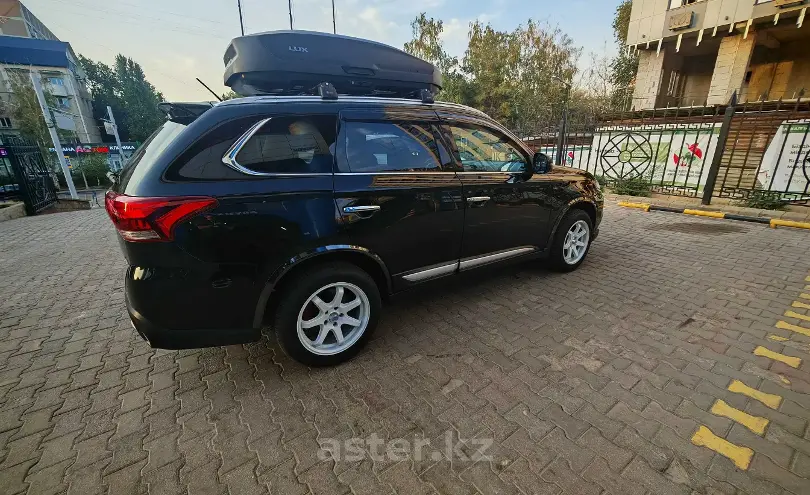 Mitsubishi Outlander 2015 года за 11 500 000 тг. в Алматы фото 3