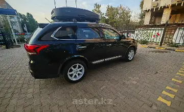 Mitsubishi Outlander 2015 года за 11 500 000 тг. в Алматы фото 3