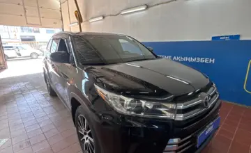Toyota Highlander 2018 года за 17 000 000 тг. в Астана фото 3