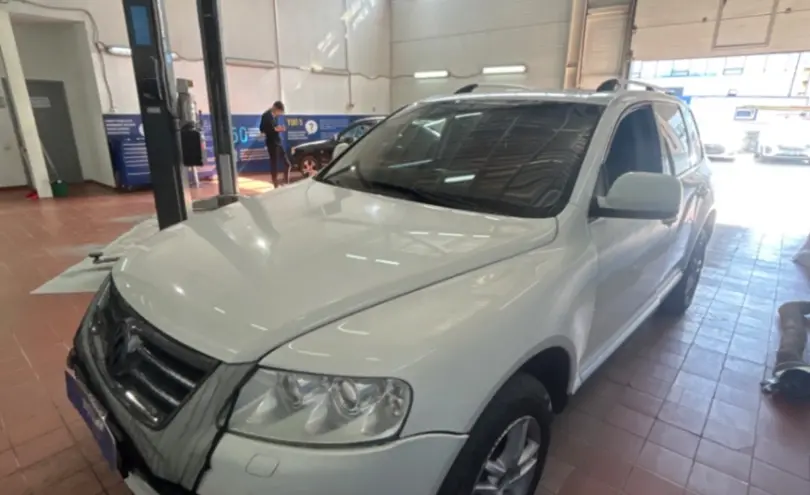 Volkswagen Touareg 2005 года за 5 000 000 тг. в Астана