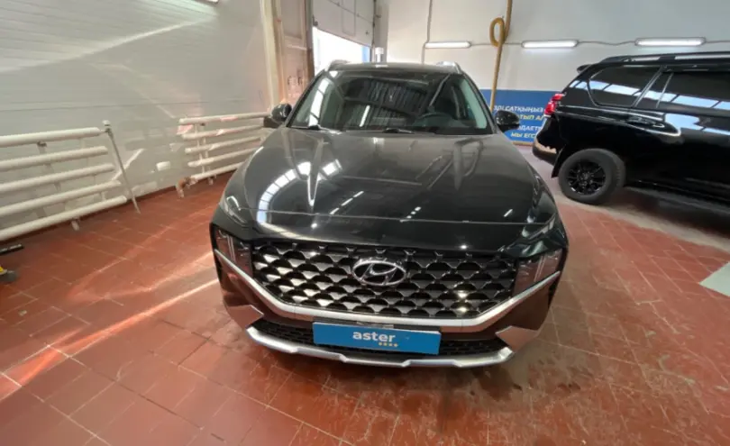 Hyundai Santa Fe 2023 года за 16 500 000 тг. в Астана фото 2