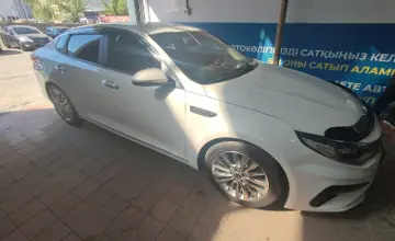 Kia K5 2018 года за 8 800 000 тг. в Астана фото 4