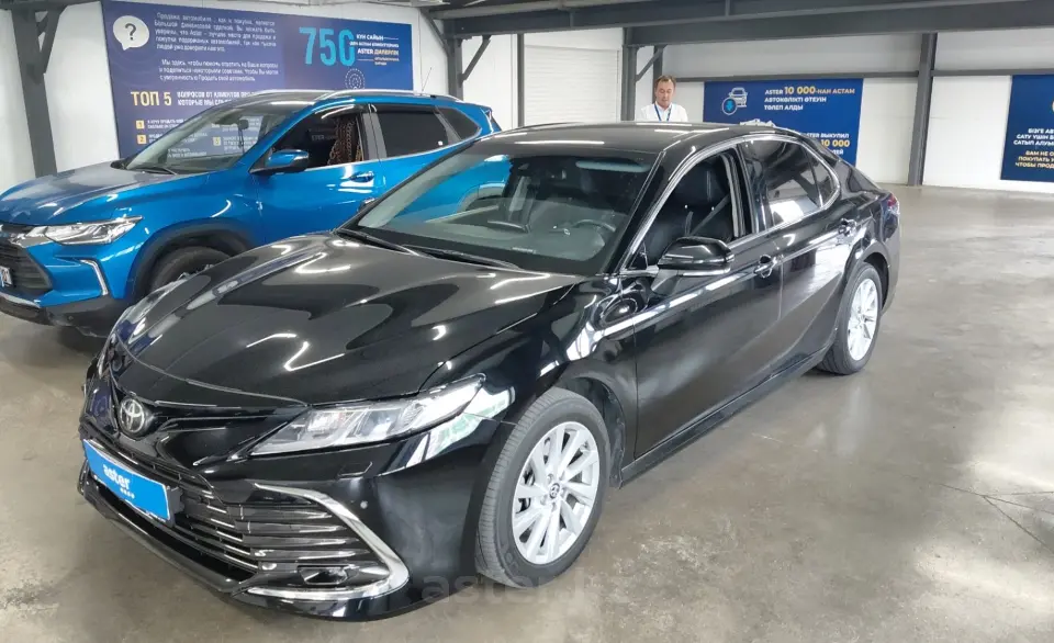 Toyota Camry 2023 года за 13 500 000 тг. в Астана