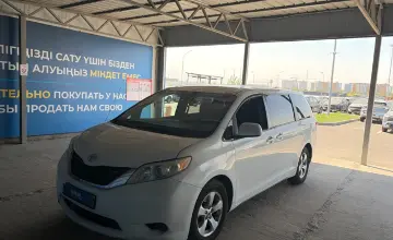 Toyota Sienna 2010 года за 9 000 000 тг. в Алматы фото 1