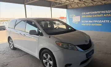 Toyota Sienna 2010 года за 9 000 000 тг. в Алматы фото 3