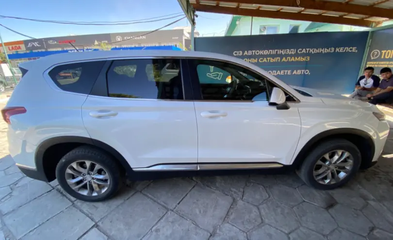 Hyundai Santa Fe 2019 года за 10 500 000 тг. в Талдыкорган фото 4