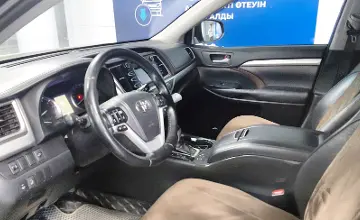 Toyota Highlander 2014 года за 13 000 000 тг. в Астана фото 5