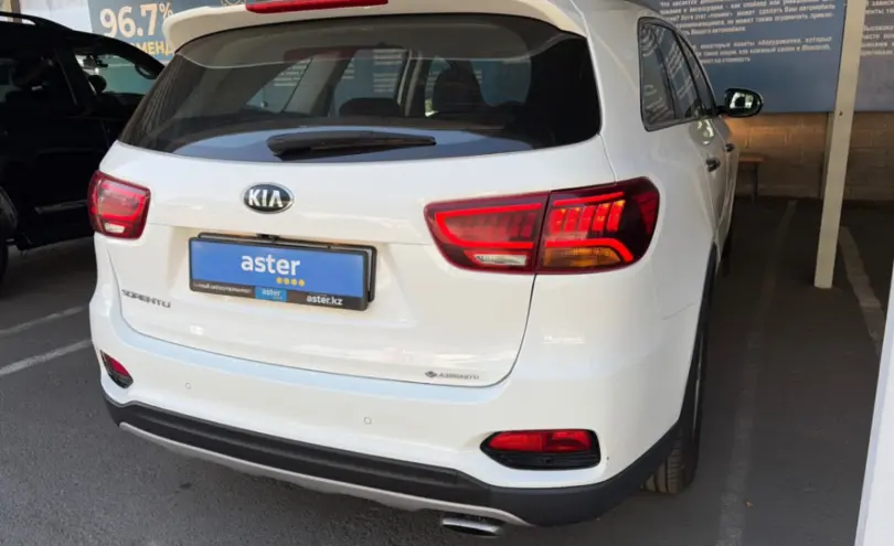Kia Sorento 2018 года за 11 000 000 тг. в Алматы фото 5