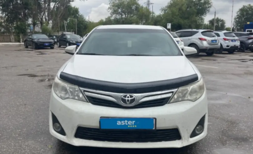 Toyota Camry 2014 года за 7 000 000 тг. в Актобе фото 2