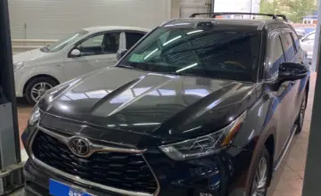 Toyota Highlander 2021 года за 22 000 000 тг. в Астана фото 1