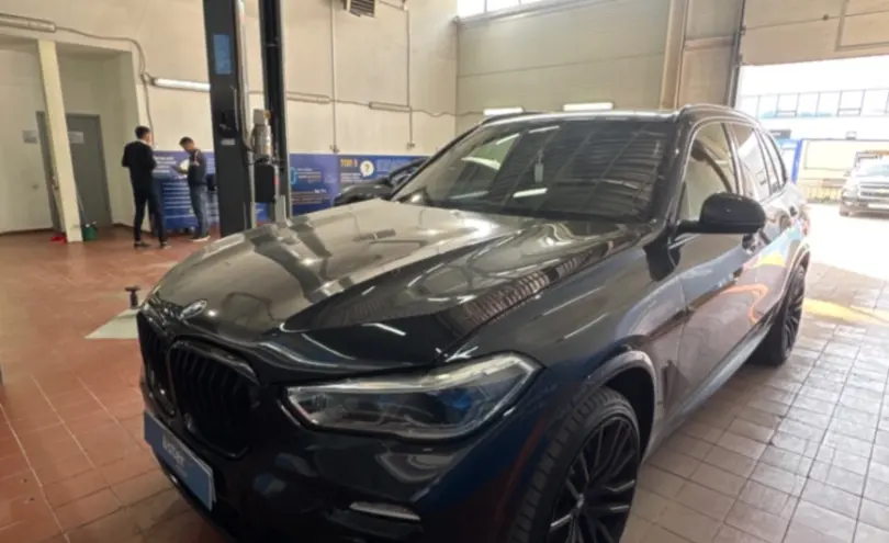 BMW X5 2021 года за 29 000 000 тг. в Астана