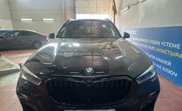 BMW X5 2021 года за 29 000 000 тг. в Астана фото 2