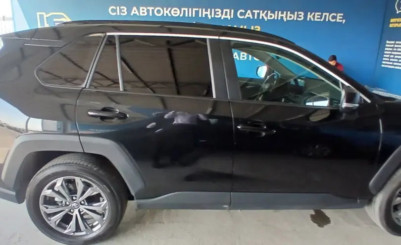 Toyota RAV4 2025 года за 15 700 000 тг. в Алматы фото 4