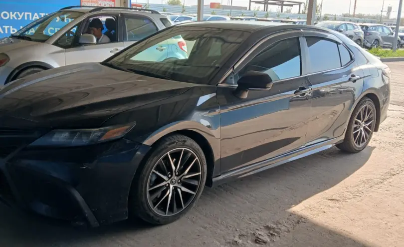Toyota Camry 2021 года за 11 000 000 тг. в Алматы
