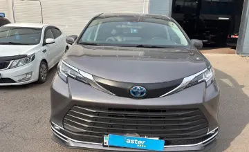 Toyota Sienna 2021 года за 19 000 000 тг. в Астана фото 2
