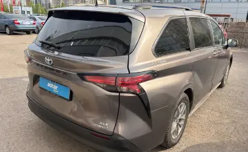 Toyota Sienna 2021 года за 19 000 000 тг. в Астана