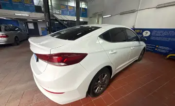 Hyundai Elantra 2018 года за 6 500 000 тг. в Астана