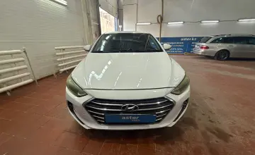 Hyundai Elantra 2018 года за 6 500 000 тг. в Астана фото 2