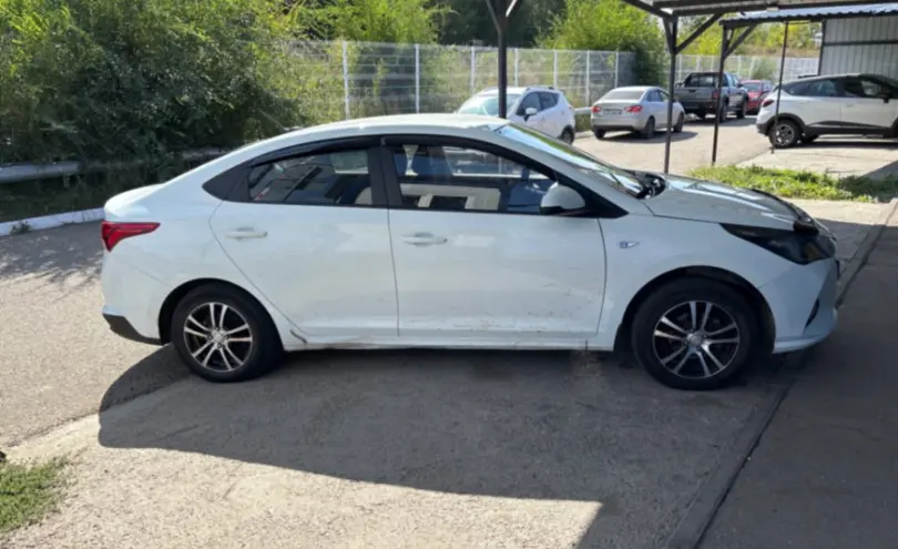 Hyundai Accent 2020 года за 6 200 000 тг. в Усть-Каменогорск фото 4