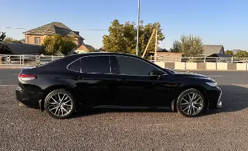 Toyota Camry 2021 года за 13 300 000 тг. в Шымкент