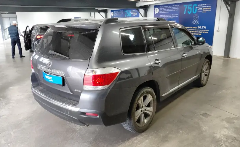 Toyota Highlander 2012 года за 11 500 000 тг. в Астана фото 3