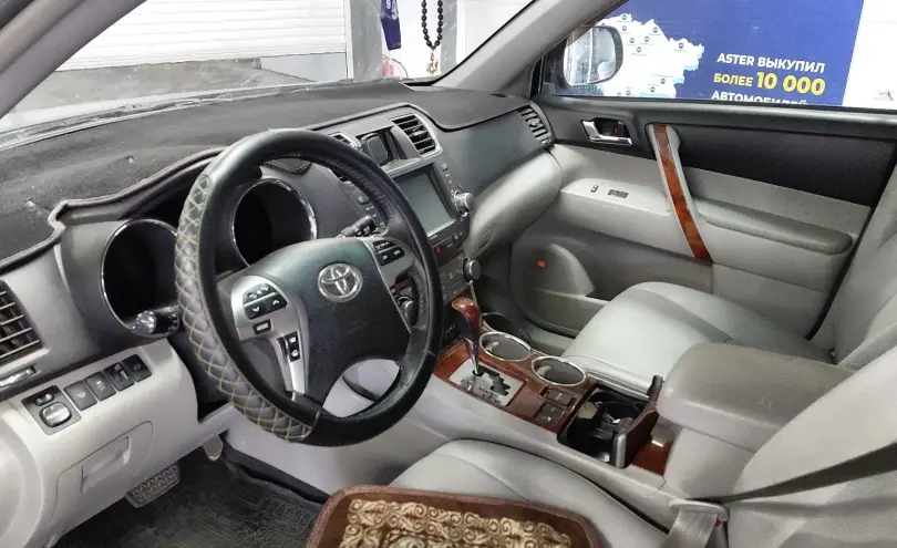 Toyota Highlander 2012 года за 11 500 000 тг. в Астана фото 5