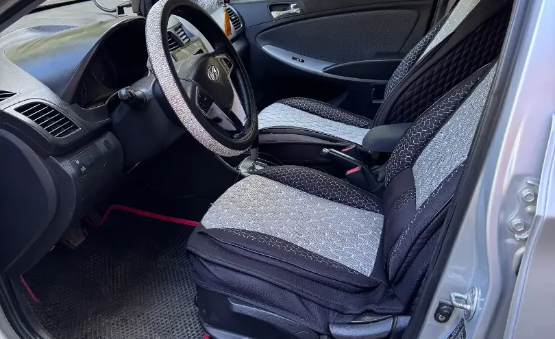 Hyundai Accent 2013 года за 3 000 000 тг. в Усть-Каменогорск фото 5