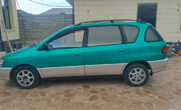 Toyota Ipsum 1996 года за 2 200 000 тг. в Алматы