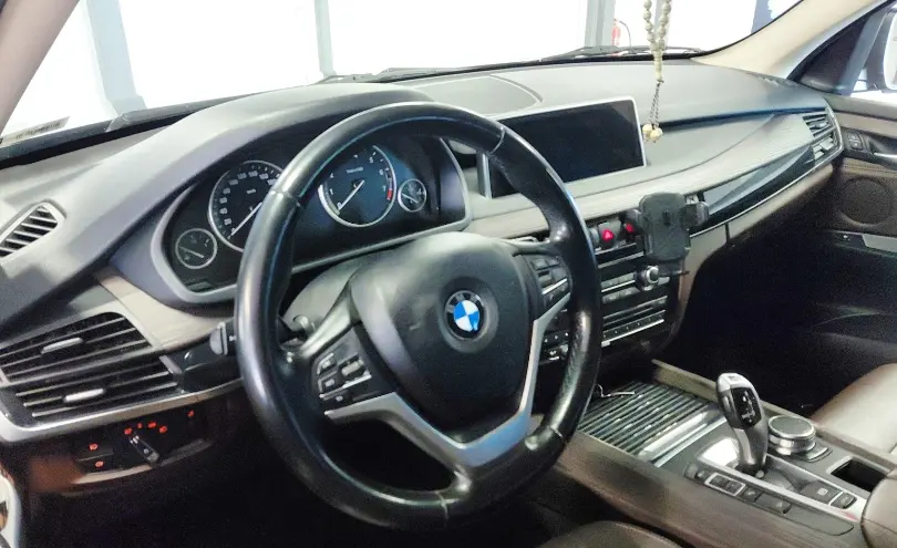 BMW X5 2017 года за 18 000 000 тг. в Астана фото 5