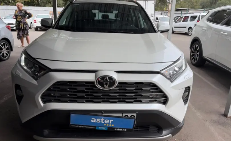 Toyota RAV4 2019 года за 14 500 000 тг. в Алматы фото 2