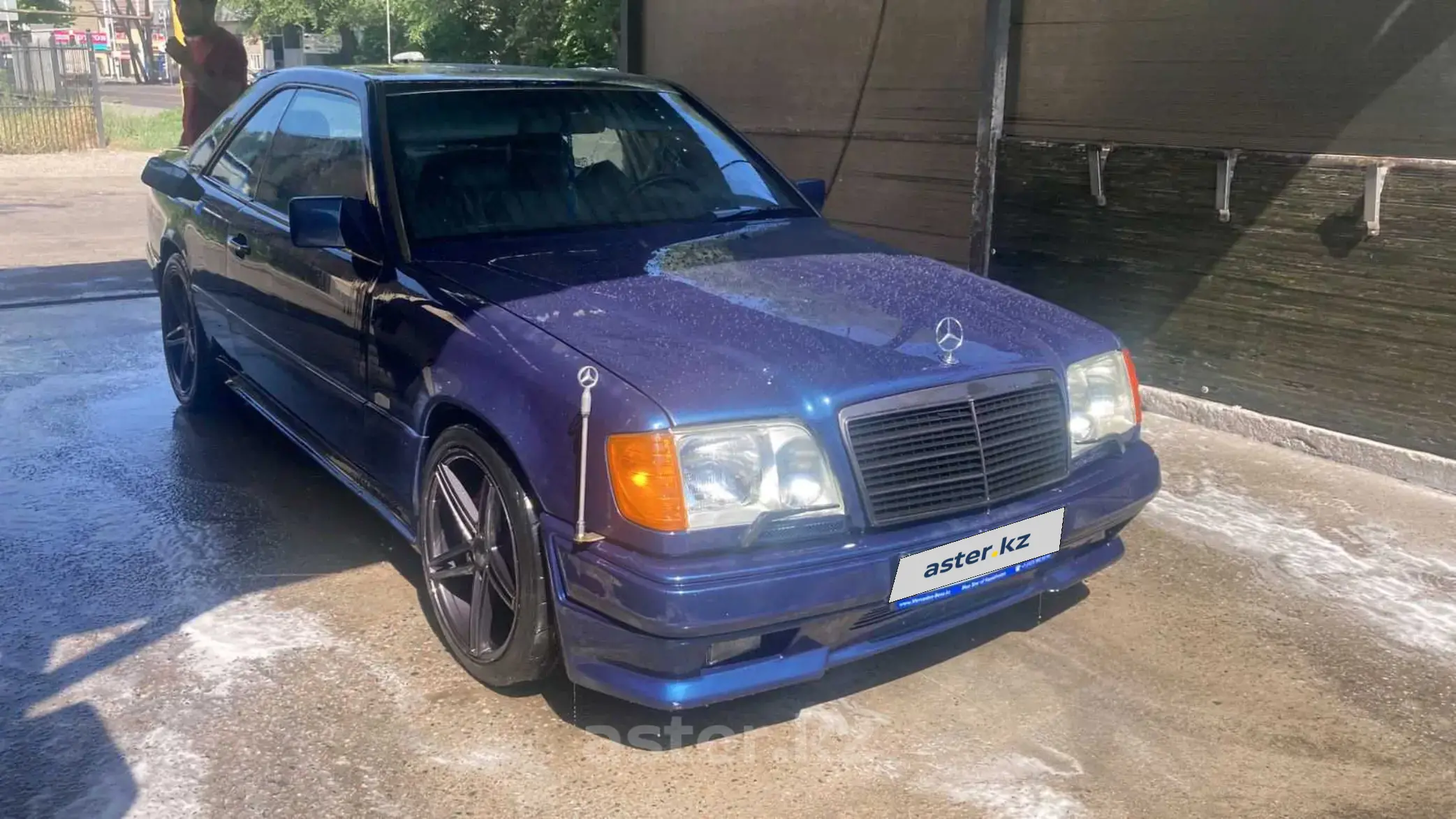 Mercedes-Benz W124 1990